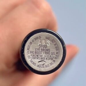 New Mac Cosmetics EYE BROWS BIG BOOST FIBRE GEL in "Stud" (dark brunette color)